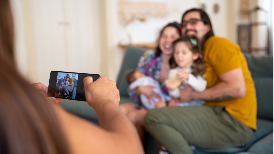 Why You’ll Never Regret Taking Newborn Family Photos
