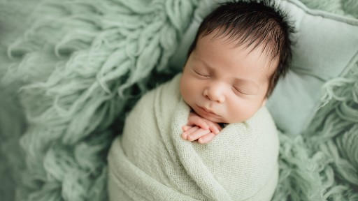 The Classic Swaddle Shot