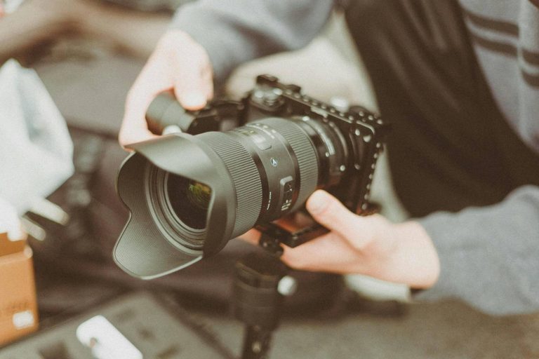 10 Artist Bio Examples and Tips for Photographers